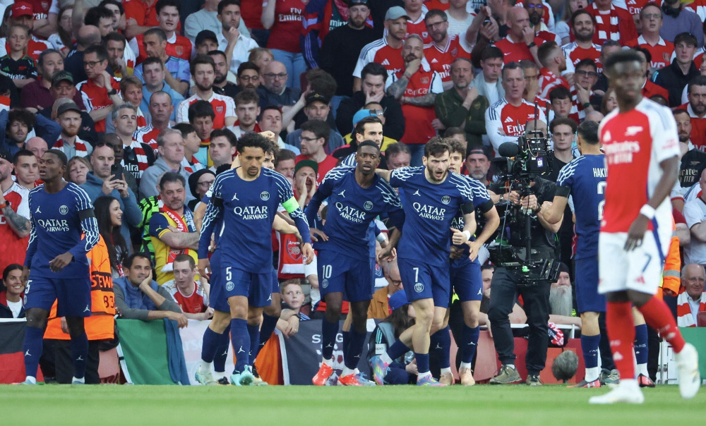 迪乌夫：过去我从没踢过右路，但只要能帮助球队我都愿意去做