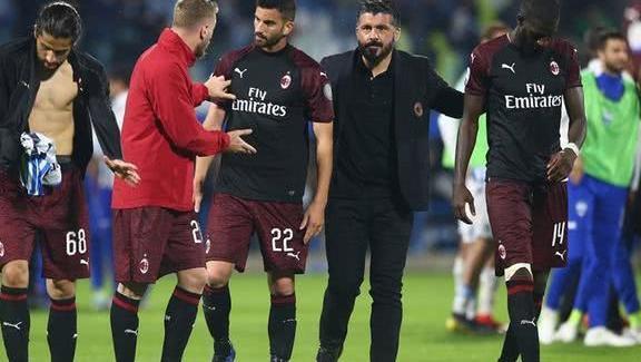 马卡：皇马未展现稳定状态，阿隆索国际比赛日有很多工作要做（马卡报：皇马状态不稳，国际比赛日期间阿隆索工作繁重）