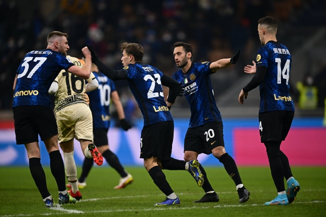 西甲半场：博耶点射破门，阿拉维斯暂1-0皇家社会