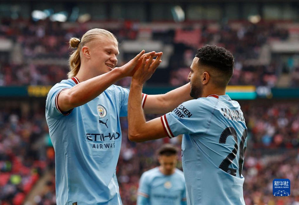 官方：法兰克福后卫鲍姆在赛季首秀中膝盖内侧副韧带受伤（法兰克福官方：后卫鲍姆在赛季首秀中不慎伤到膝部内侧副韧带）