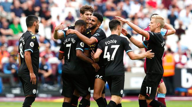 中超：山东泰山主场2-0完胜青岛队（中超：山东泰山主场2-0零封青岛队）