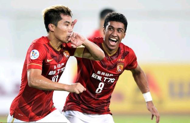 相当炸裂！44岁的小罗就要当爷爷了！（44岁的小罗即将升级当爷爷！）