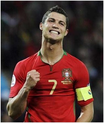 瓦伦西亚主席：大家的沮丧可以理解，但骂我家人没有意义（瓦伦西亚主席：理解沮丧情绪，但请不要辱骂我的家人）