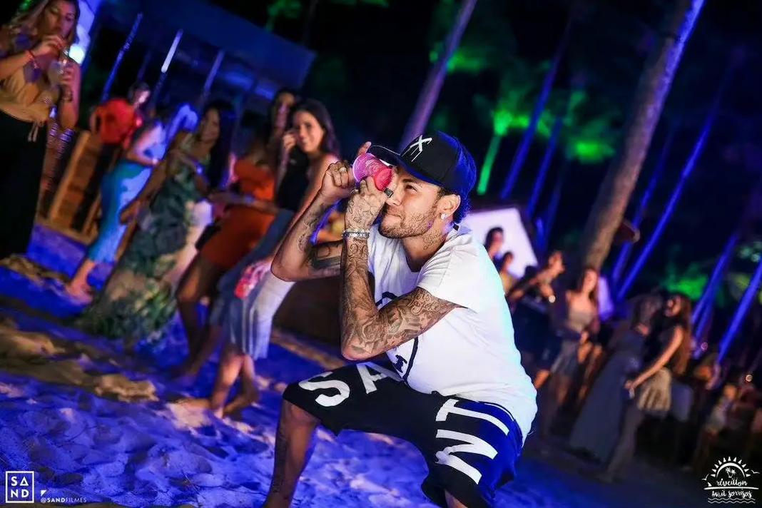 名记：若字母哥缺席四周，他将失去参与赛季末奖项评选的资格