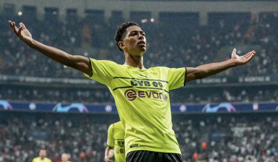 利物浦1-1无奈丢分，切尔西1-3爆冷翻车，阿森纳稳坐英超榜首（利物浦1-1憾平，切尔西1-3爆冷失利，阿森纳继续领跑英超积分榜）