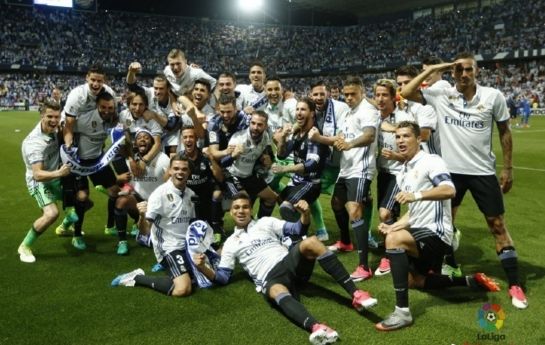 曼联签新中场恐突破1亿转会费大关！曝巨头考察左闸，被誉为德国坎塞洛（曼联追新中场或砸超1亿！曝高层考察左后卫，被誉为德国坎塞洛）