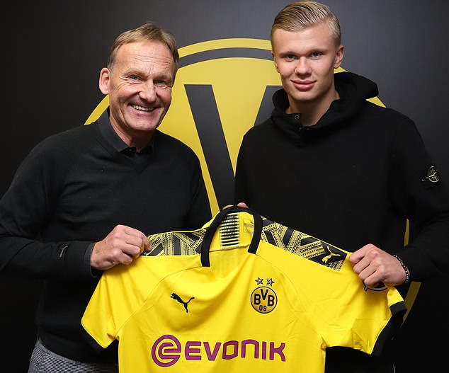 造访迈阿密国际，特雷泽盖晒与梅西合影：毋庸置疑的第一人（探访迈阿密国际，特雷泽盖晒与梅西合影：当之无愧的第一人）