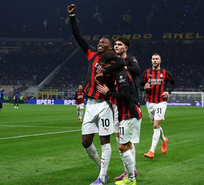 火力强悍！上海海港30轮中超场场进球，从未被零封