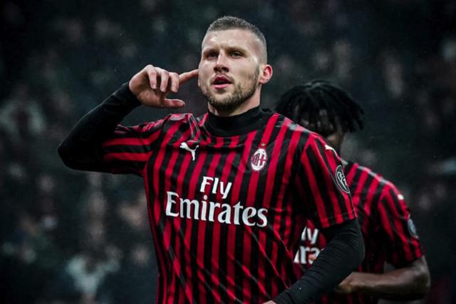 杨溢打出战略性意义！连进三分+灵活组织，解压徐杰并盘活胡明轩（杨溢展现战略价值：连中三分+灵活调度，分担徐杰压力并激活胡明轩）