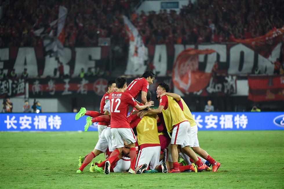 球迷在青年欧冠里对切尔西球员进行种族歧视，卡拉巴赫被罚款（青年欧冠发生针对切尔西球员的种族歧视事件，卡拉巴赫被罚款）