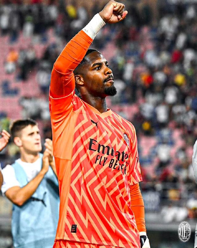 追梦谈和鹈鹕球迷吵架：你不能一直叫我一个女人的名字