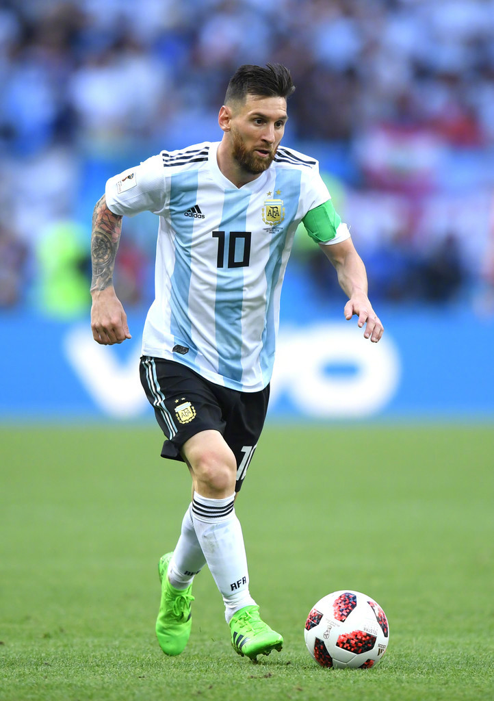 记者：韩国裁判见家人时非常痛苦，孩子问他们能否别当裁判了（记者称韩国裁判与家人相聚倍感痛苦，孩子劝其别再当裁判）