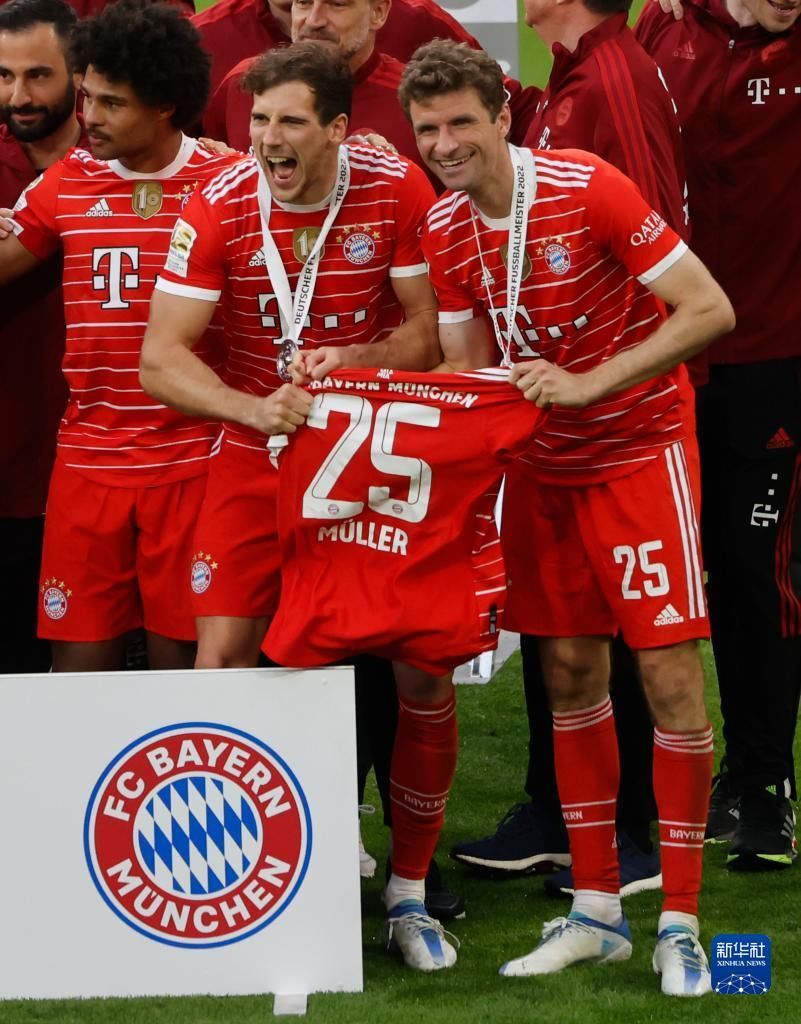 每体：德容未能参与赛前集中，能否出战本轮联赛成疑