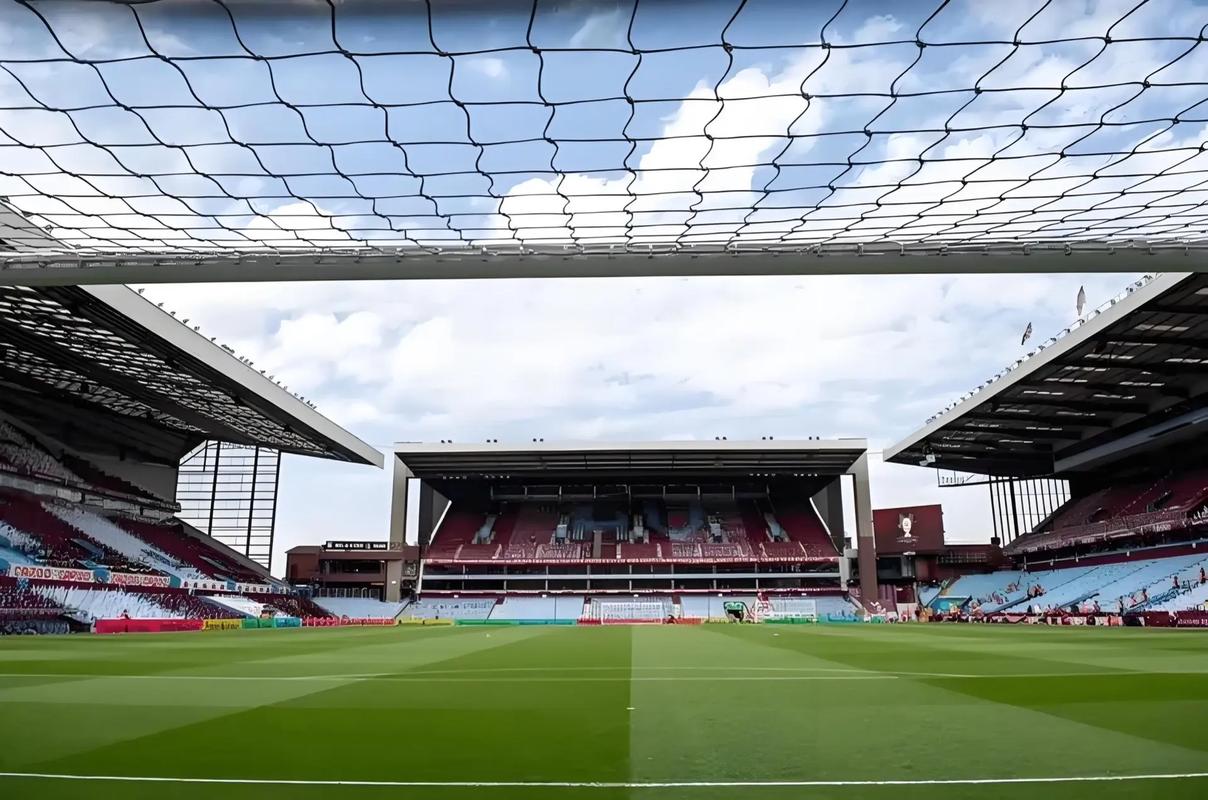 已执教14年！西媒：马竞拟再与西蒙尼续约，或签至2030（西媒：马竞计划与执教14年的西蒙尼再续约，合同或至2030年）