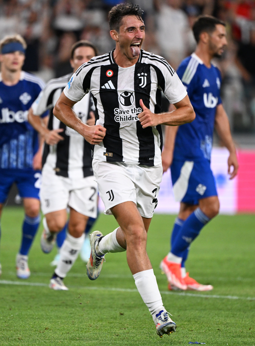 卡拉格向萨拉赫致歉：若惹你不高兴了我道歉，但你也得守规矩（卡拉格向萨拉赫道歉：若让你不悦我认错，但规矩同样要遵守）